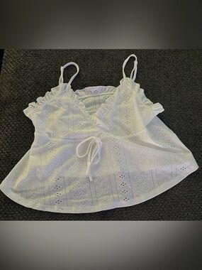 Super cute, white babydoll 😍